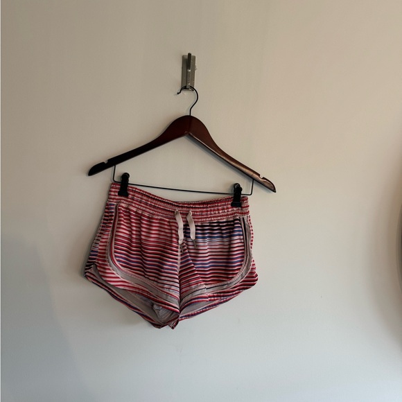 Lululemon size 6 hottie run blush pink shorts… - Picture 2 of 9